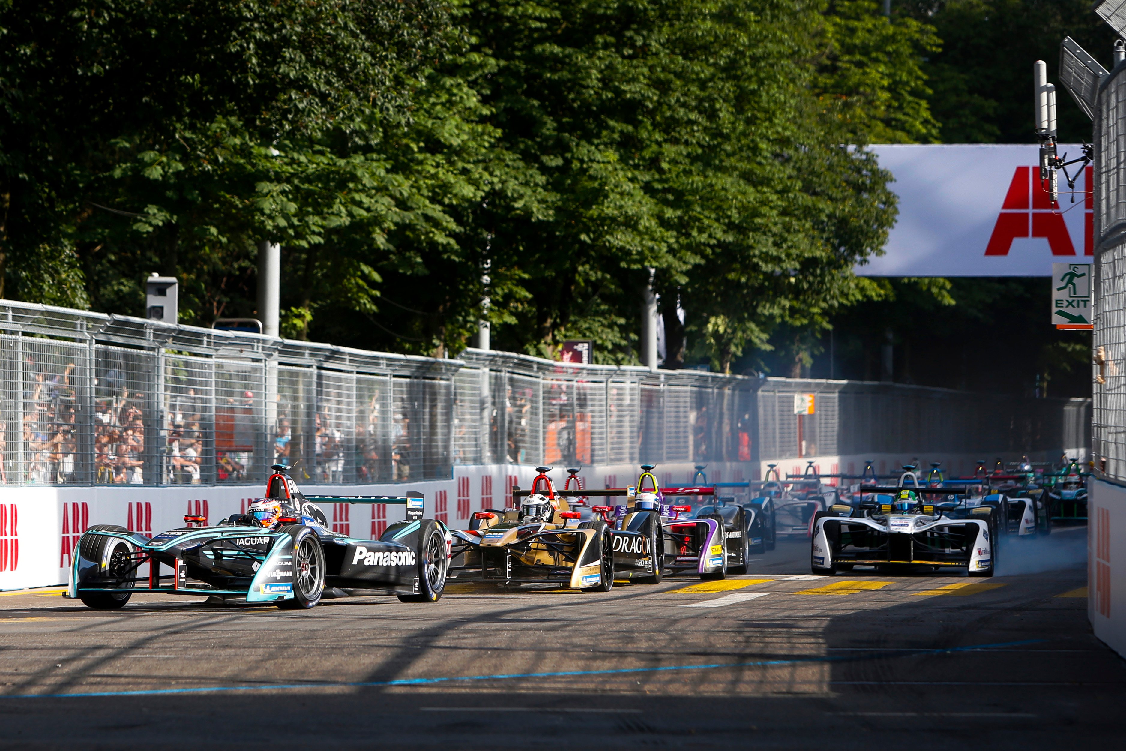 Racing picture