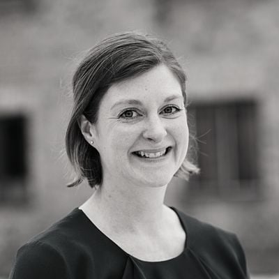 img-profile-professional-services-lona
