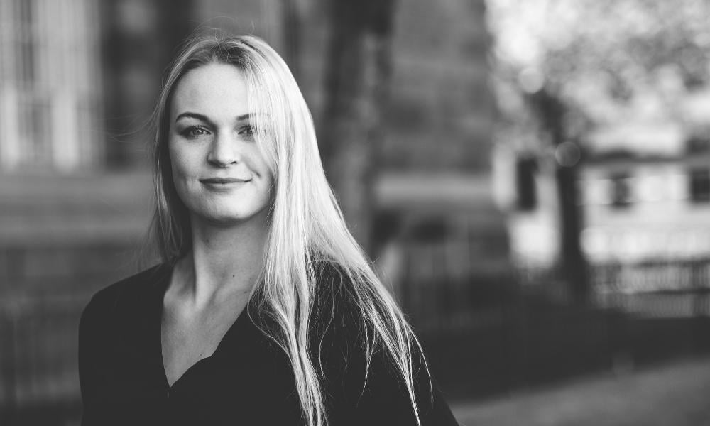 img-web-lp-Amalie-portrait-greyscale-NEW