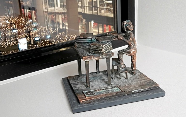 The Typewriter Figure