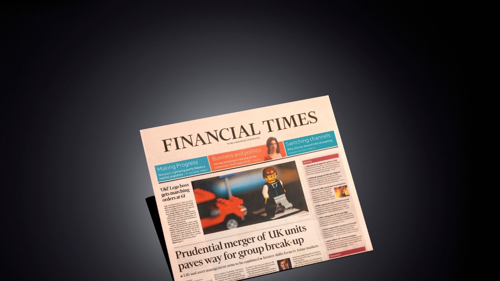 img-customer_success_story-Financial-Times-Parallax-newspaper